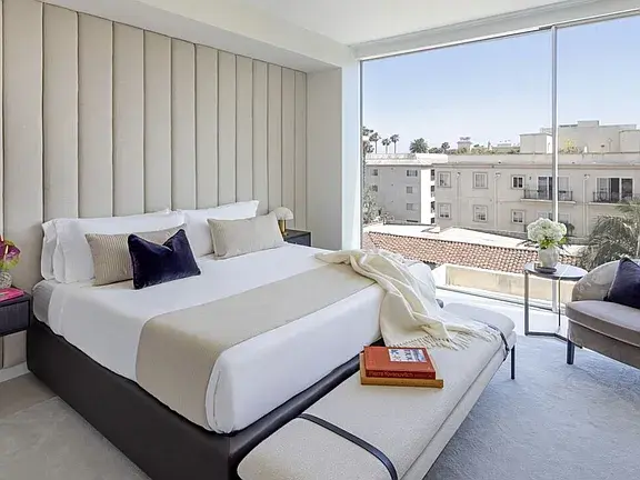 9200 Wilshire Blvd #304E, Beverly Hills, CA 90212