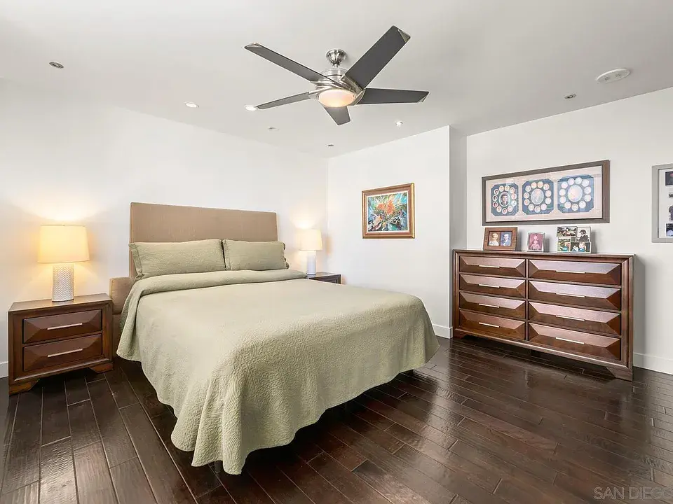 700 W Harbor Dr UNIT 2101, San Diego, CA 92101