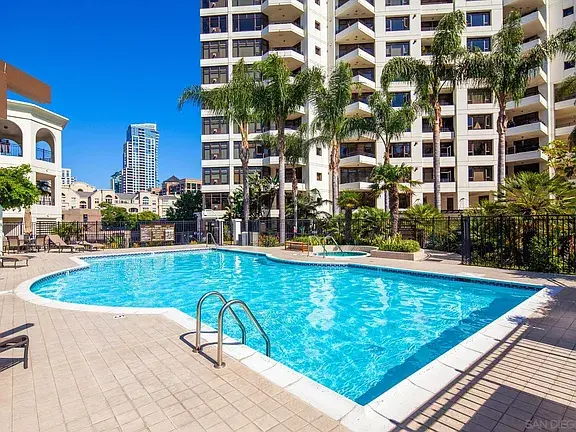 700 W Harbor Dr UNIT 2101, San Diego, CA 92101