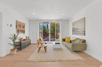 12955 Riverside Dr APT 201, Sherman Oaks, CA 91423