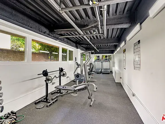 321 N Oakhurst Dr APT 203, Beverly Hills, CA 90210