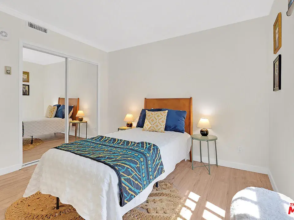 12955 Riverside Dr APT 201, Sherman Oaks, CA 91423