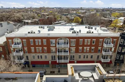 2762 N Lincoln Ave APT 401,   Chicago, IL 60614