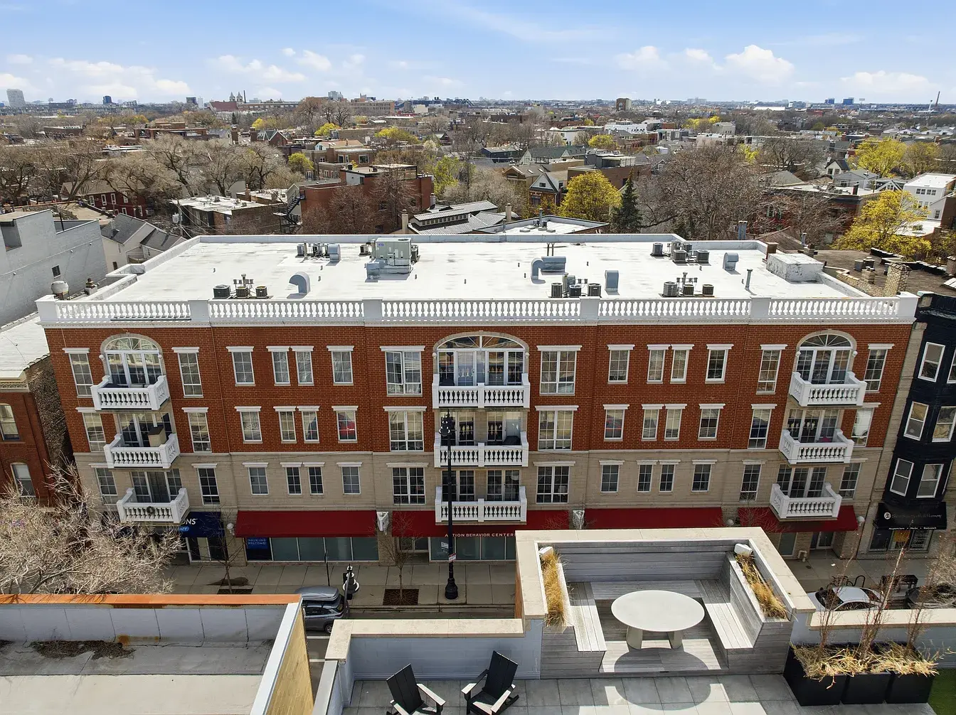 2762 N Lincoln Ave APT 401,   Chicago, IL 60614