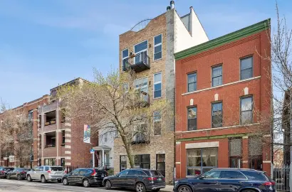 2117 W Belmont Ave Unit 4,   Chicago, IL 60618