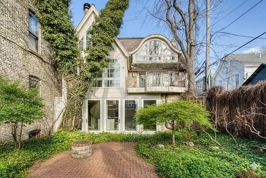 1706 N Fern Ct,   Chicago, IL 60614