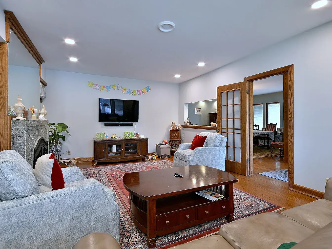 6735 W Raven St,   Chicago, IL 60631