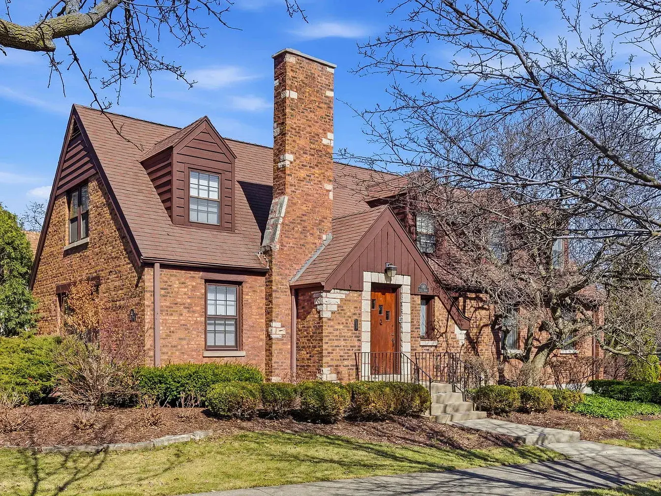5901 N Newark Ave,   Chicago, IL 60631