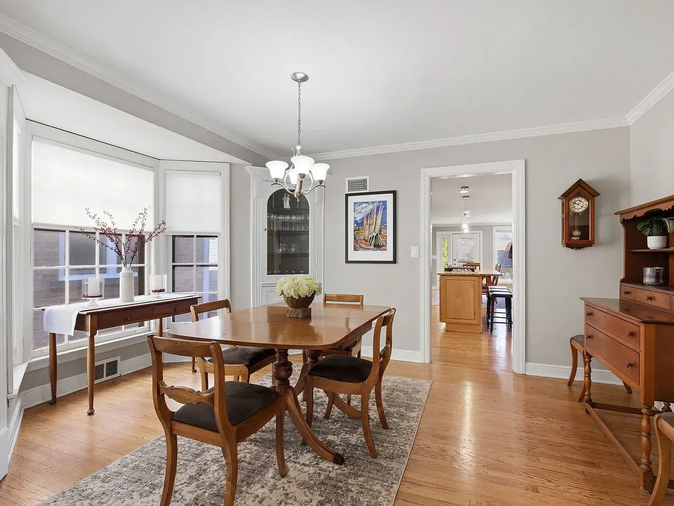5901 N Newark Ave,   Chicago, IL 60631