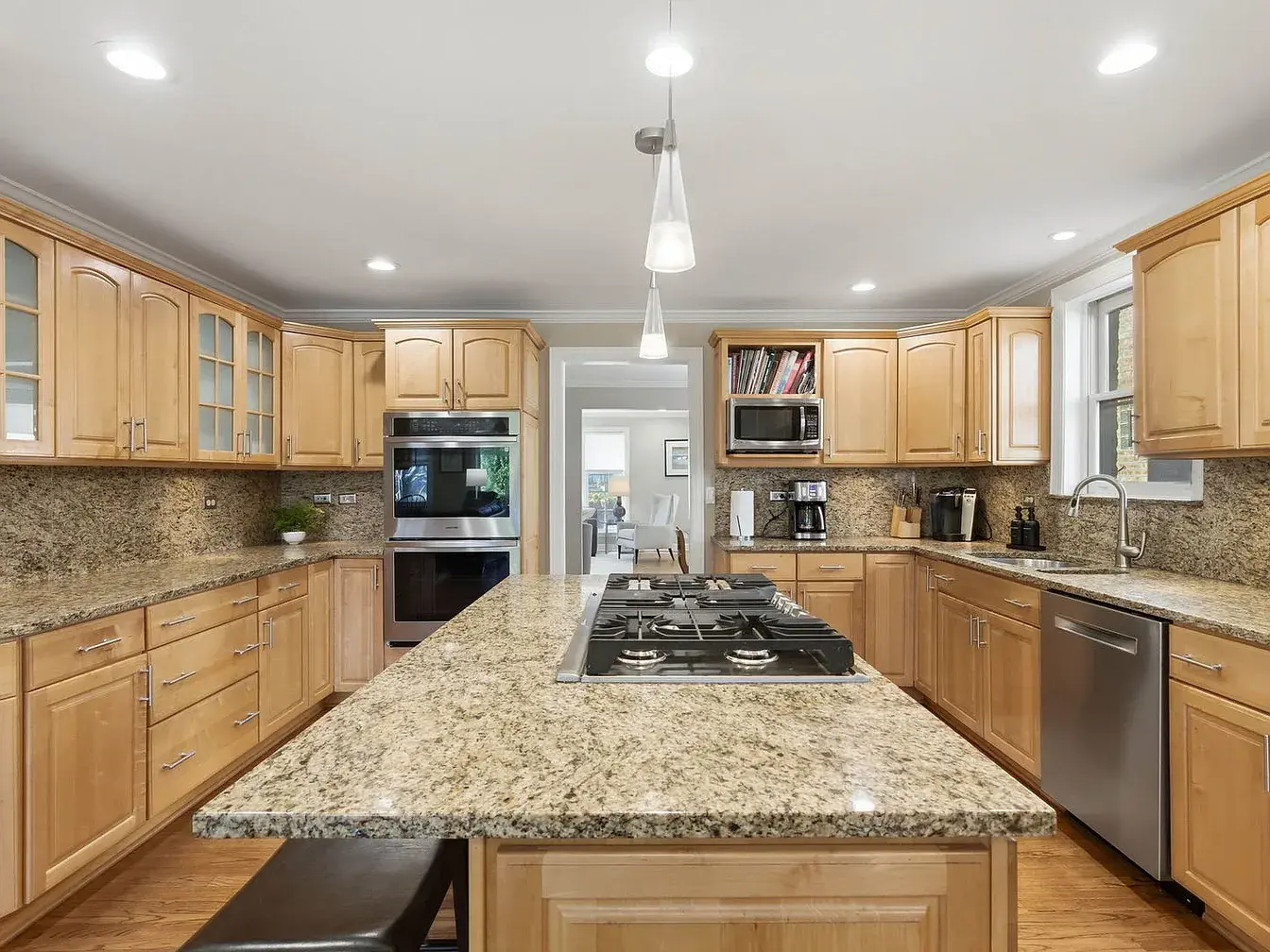 5901 N Newark Ave,   Chicago, IL 60631