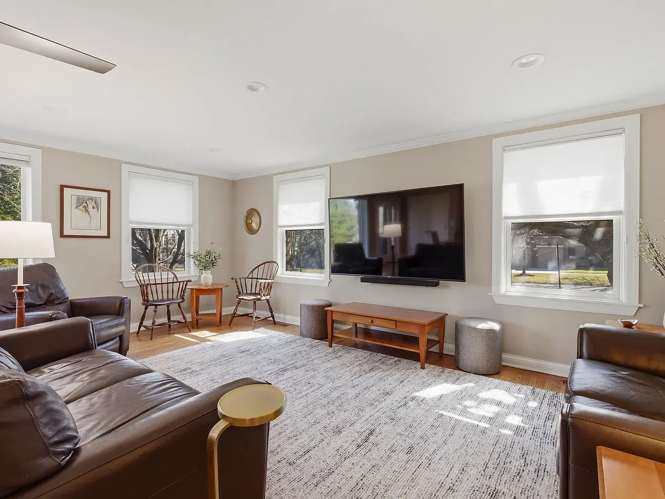 5901 N Newark Ave,   Chicago, IL 60631
