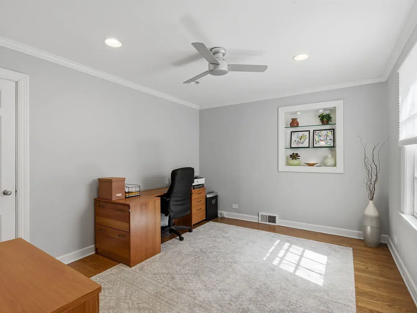 5901 N Newark Ave,   Chicago, IL 60631