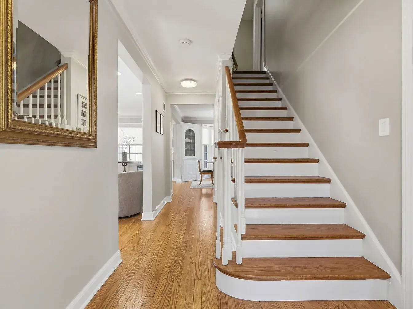 5901 N Newark Ave,   Chicago, IL 60631