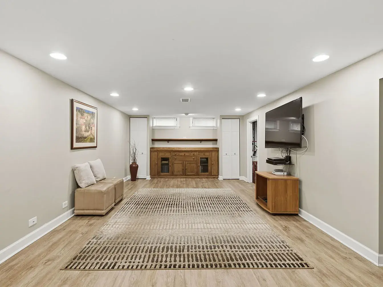 5901 N Newark Ave,   Chicago, IL 60631