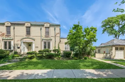 10057 S Bell Ave,   Chicago, IL 60643